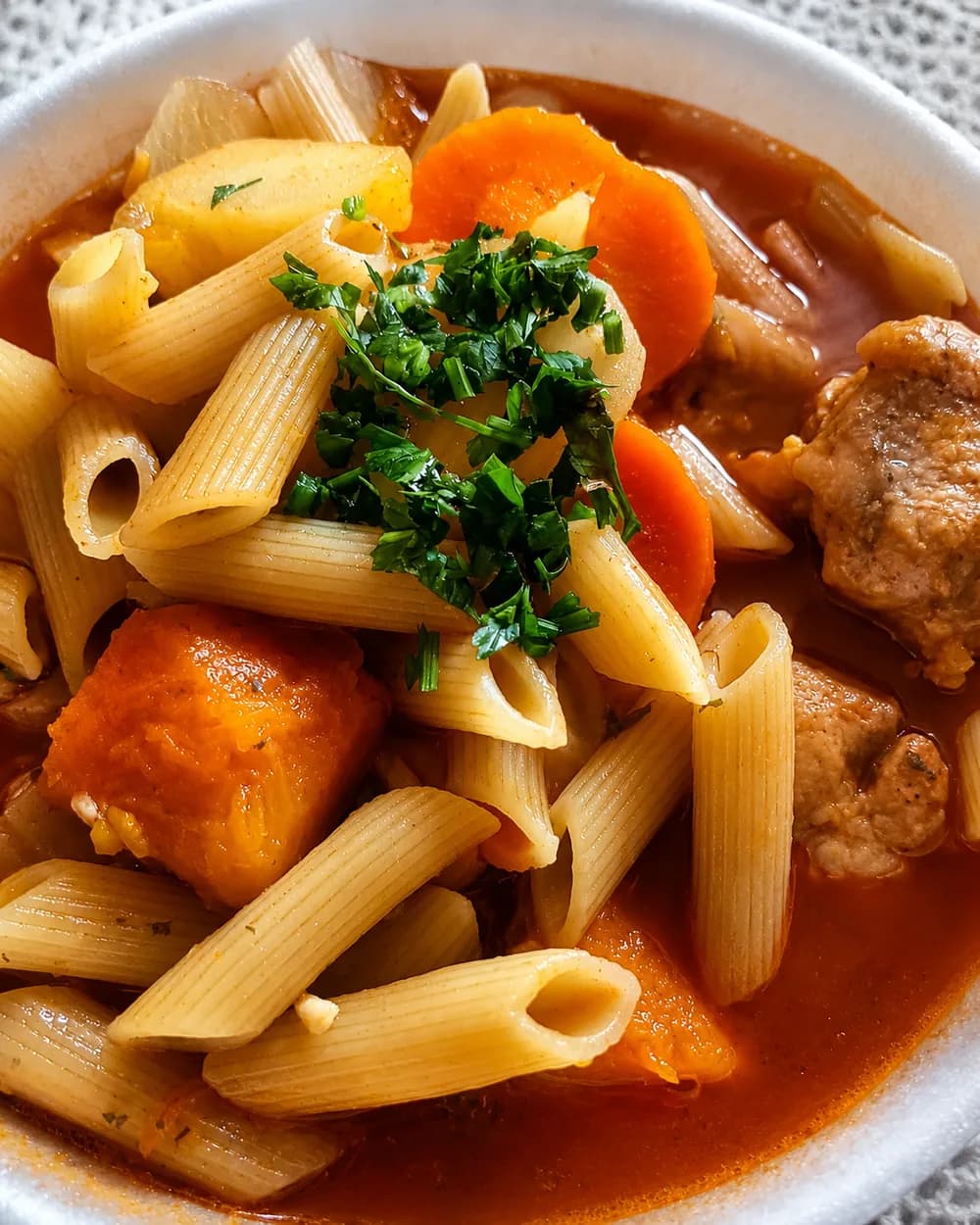 Ensopado con fideítos, zanahoria y calabaza de Antojos